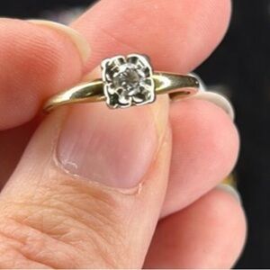 Vintage 14 karat gold and genuine diamond ring
